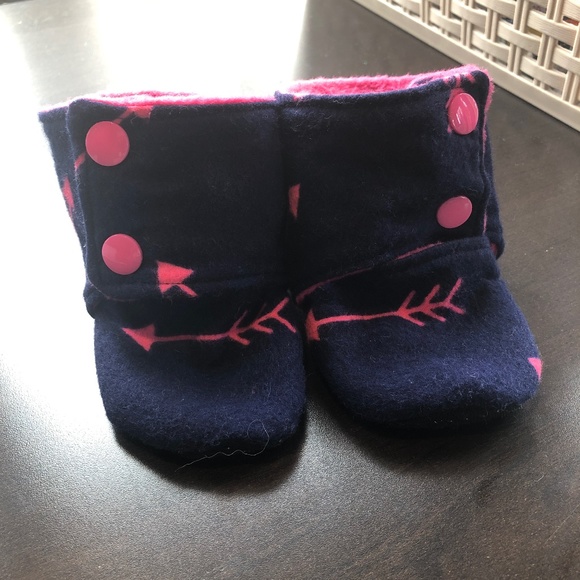 New handmade 3-6 month baby bootie - Picture 1 of 1